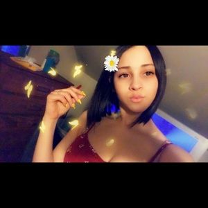 Meet your Posher, Alondra